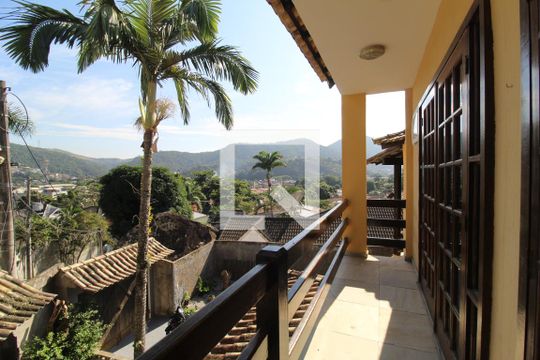 Varanda do Quarto 1 que se comunica com quarto 2 de casa de condomínio à venda com 3 quartos, 160m² em Taquara, Rio de Janeiro