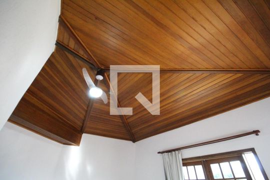 Suíte de casa de condomínio para alugar com 3 quartos, 160m² em Taquara, Rio de Janeiro