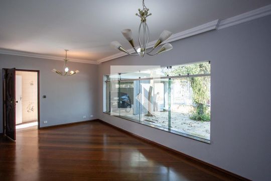 Sala de casa para alugar com 4 quartos, 210m² em Conceição, Diadema