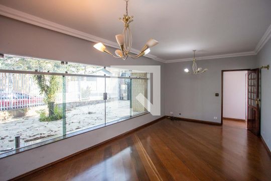 Casa para alugar com 4 quartos, 210m² em Conceição, Diadema