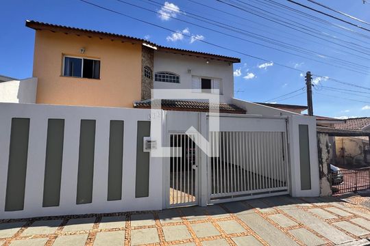 Fachada de casa à venda com 5 quartos, 320m² em Jardim Proenca I, Campinas