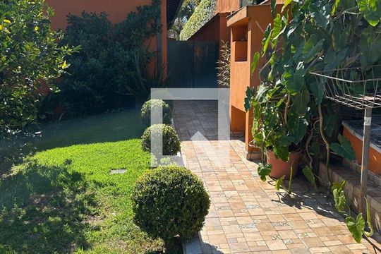 Área Externa de casa de condomínio para alugar com 4 quartos, 560m² em Alphaville, Santana de Parnaíba