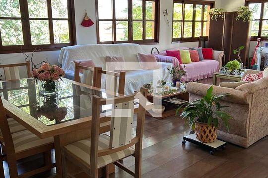 Sala de casa de condomínio à venda com 4 quartos, 560m² em Alphaville, Santana de Parnaíba
