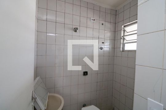 Banheiro de apartamento para alugar com 1 quarto, 40m² em Jardim Guairaca, São Paulo