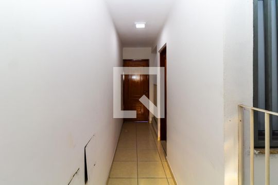 Corredor de Entrada de apartamento para alugar com 2 quartos, 60m² em Vila Macedopolis, São Paulo