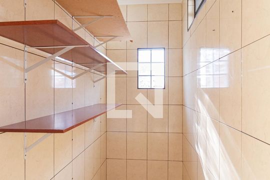 Despensa de casa à venda com 3 quartos, 260m² em Santo Antônio, Osasco
