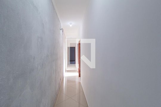 Corredor interno de casa à venda com 3 quartos, 260m² em Santo Antônio, Osasco