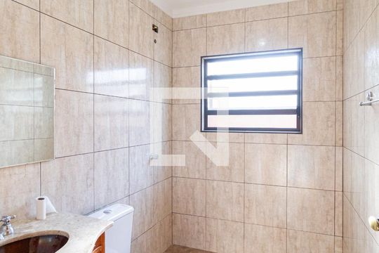 Banheiro 2 de casa à venda com 3 quartos, 260m² em Santo Antônio, Osasco