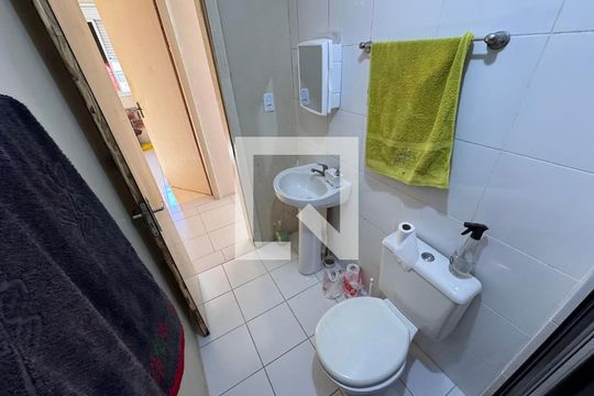 Banheiro de apartamento à venda com 3 quartos, 100m² em Scharlau, São Leopoldo