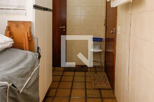 Área de Serviço de apartamento à venda com 4 quartos, 213m² em Vila Suzana, São Paulo
