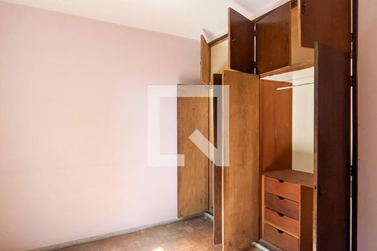 Quarto de casa à venda com 7 quartos, 350m² em Santo Antônio, Belo Horizonte