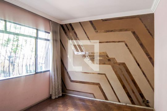 Casa à venda com 7 quartos, 350m² em Santo Antônio, Belo Horizonte