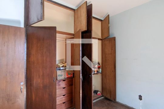 Quarto 2 de casa à venda com 7 quartos, 350m² em Santo Antônio, Belo Horizonte