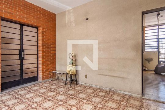 Varanda de casa à venda com 7 quartos, 350m² em Santo Antônio, Belo Horizonte