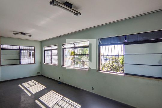 Sala 3 de casa à venda com 7 quartos, 350m² em Santo Antônio, Belo Horizonte