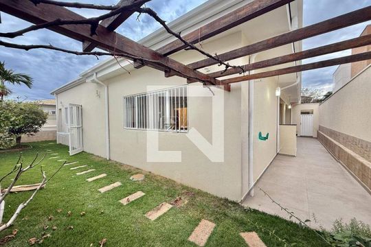 Casa à venda com 3 quartos, 202m² em Parque dos Resedás, Campinas