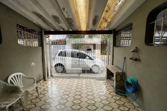 Garagem de casa à venda com 2 quartos, 75m² em Jardim Trussardi, São Paulo