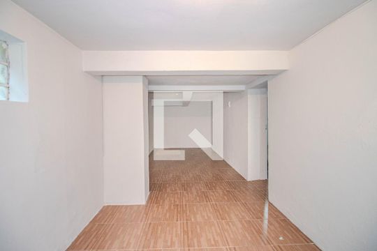 Edícula de casa para alugar com 3 quartos, 170m² em Vila Jardim, Porto Alegre