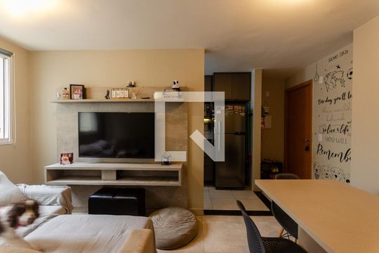 Sala de apartamento para alugar com 2 quartos, 43m² em Jardim Iris, São Paulo