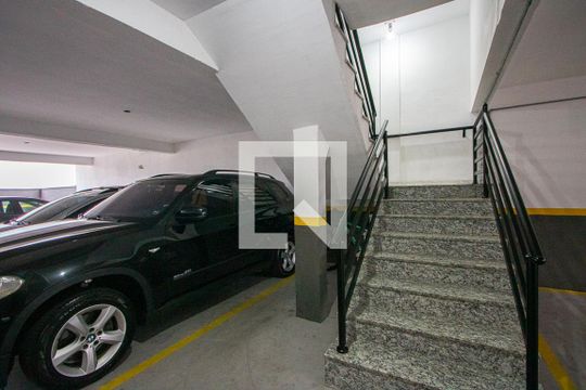 Garagem de apartamento à venda com 2 quartos, 56m² em Jardim Silvana, Santo André