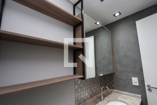 Banheiro de apartamento para alugar com 1 quarto, 33m² em Vila Mariana, São Paulo