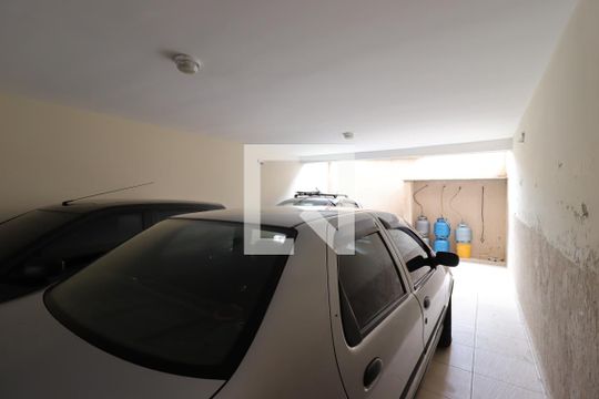 Garagem de apartamento para alugar com 2 quartos, 104m² em Jardim das Maravilhas, Santo André