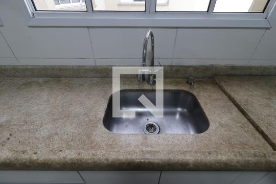 Cozinha - Pia de apartamento para alugar com 2 quartos, 104m² em Jardim das Maravilhas, Santo André