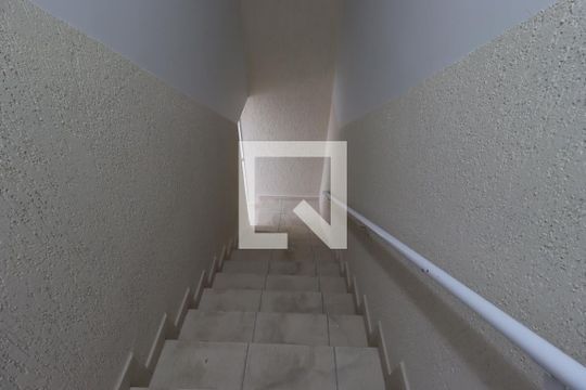 Escada de apartamento à venda com 2 quartos, 104m² em Jardim das Maravilhas, Santo André