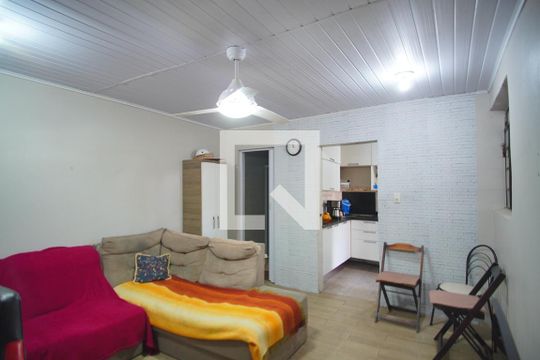 Sala de casa à venda com 2 quartos, 120m² em Bom Jesus, Porto Alegre