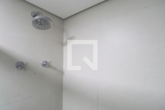Banheiro de apartamento para alugar com 1 quarto, 43m² em Lapa, São Paulo