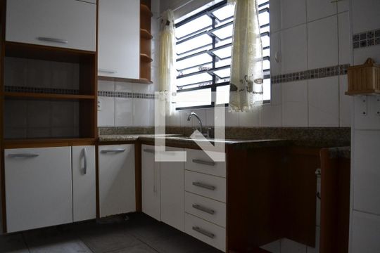 Cozinha de apartamento à venda com 2 quartos, 100m² em Jardim Stella, Santo André