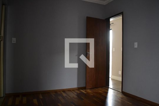 Quarto de apartamento à venda com 2 quartos, 100m² em Jardim Stella, Santo André