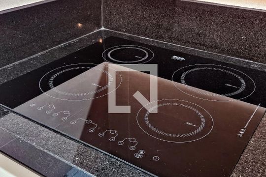 Cozinha de apartamento para alugar com 1 quarto, 45m² em Ondina, Salvador