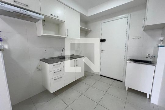 Cozinha de apartamento à venda com 1 quarto, 29m² em Ferreira, São Paulo