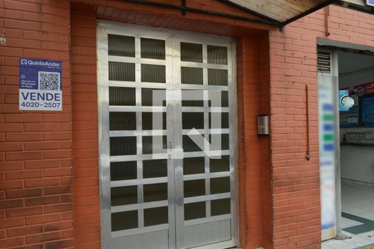 Fachada + Plaquinha de apartamento à venda com 3 quartos, 110m² em Vila Mariana, São Paulo