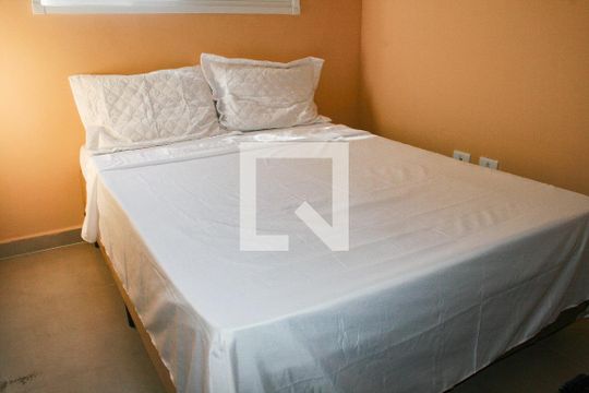 Quarto 1 de casa de condomínio para alugar com 2 quartos, 80m² em Maracanã, Praia Grande
