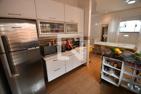 Cozinha de casa de condomínio à venda com 3 quartos, 161m² em Bosque de Barão Geraldo, Campinas