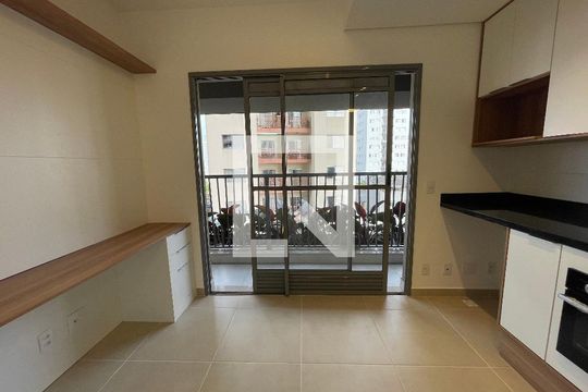 Sala/Cozinha de apartamento para alugar com 1 quarto, 35m² em Vila Yara, São Paulo