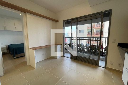 Sala/Cozinha de apartamento para alugar com 1 quarto, 35m² em Vila Yara, São Paulo