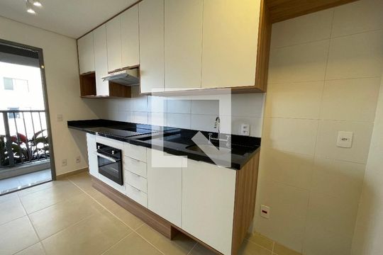 Cozinha de apartamento para alugar com 1 quarto, 35m² em Vila Yara, São Paulo