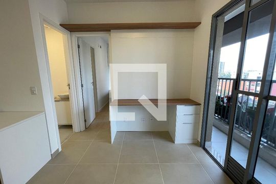 Sala/Cozinha de apartamento para alugar com 1 quarto, 35m² em Vila Yara, São Paulo