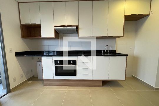 Cozinha de apartamento para alugar com 1 quarto, 35m² em Vila Yara, São Paulo