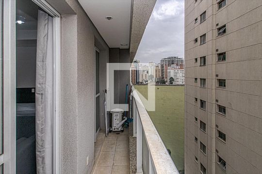 Varanda de kitnet/studio à venda com 1 quarto, 27m² em Aclimação, São Paulo