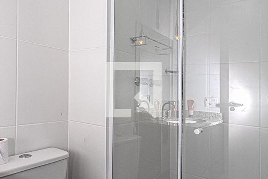 Banheiro de kitnet/studio à venda com 1 quarto, 27m² em Aclimação, São Paulo