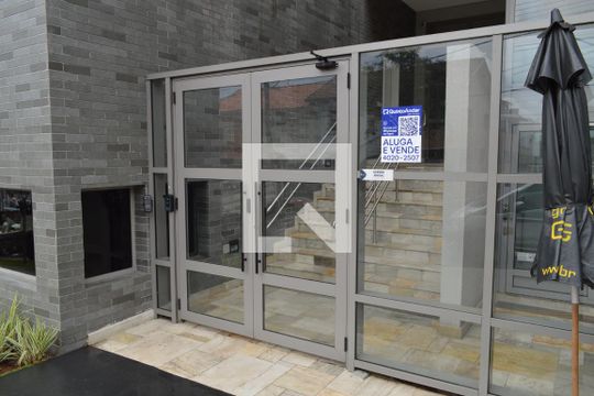 Fachada + Plaquinha de kitnet/studio para alugar com 1 quarto, 83m² em Ipiranga, São Paulo