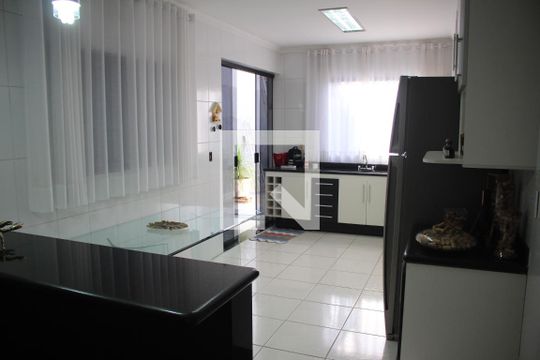 Cozinha de casa para alugar com 4 quartos, 167m² em Eldorado, Contagem