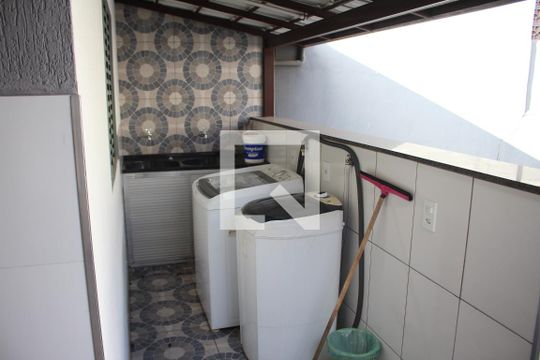 Área de Serviço de casa para alugar com 4 quartos, 167m² em Eldorado, Contagem