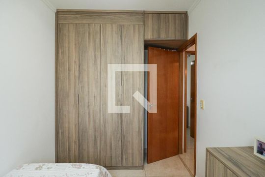 Quarto 1 de apartamento para alugar com 2 quartos, 45m² em Jardim Franca, São Paulo