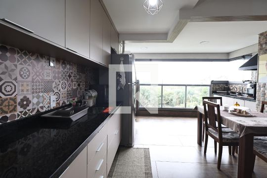Cozinha de apartamento à venda com 2 quartos, 73m² em Vila Assunção, Santo André