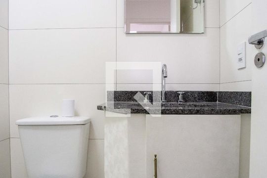 Banheiro de apartamento à venda com 2 quartos, 45m² em Centro, Diadema